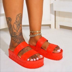 ✨ALL SANDALS $10✨Buffy Woven Platform Sandal (Red)